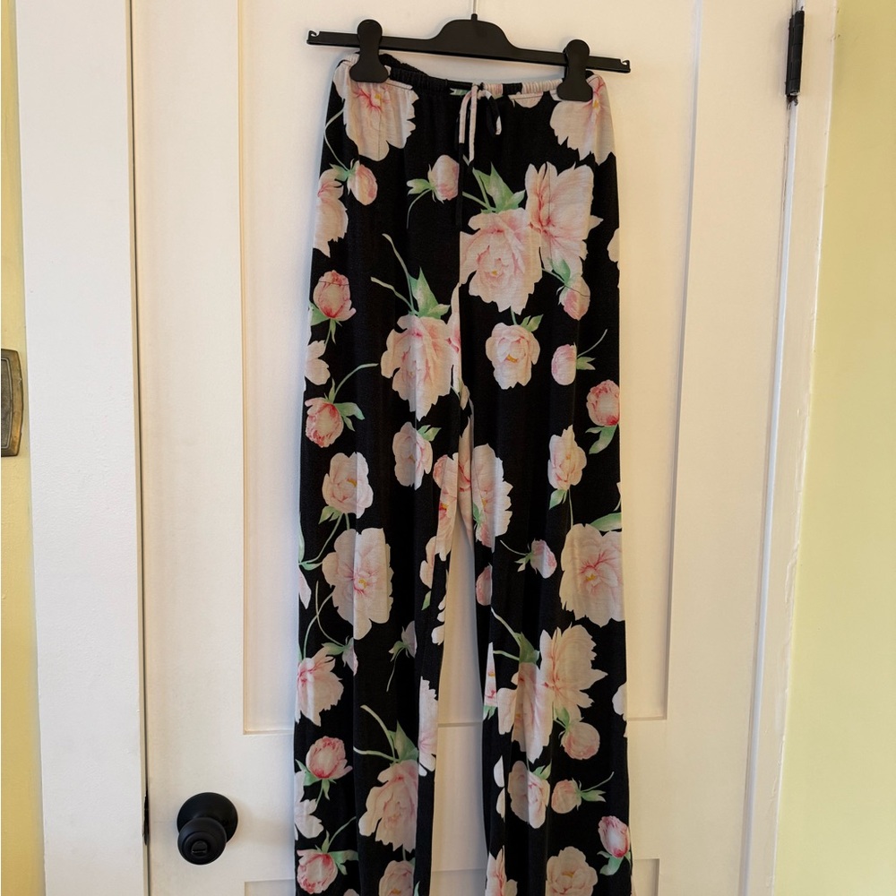 SOMA Pajama Pants. Stunning❣️Size Medium